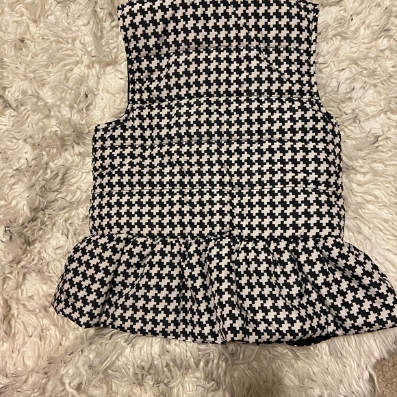 Macy’s little girl size 4 beautiful vest black /red bows, ruffles on the trim. - Picture 6 of 12
